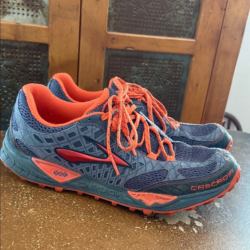 Brooks Cascadia Men’s Trail Running Shoes Size  10.5